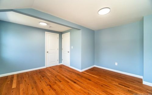 27 Garrigus Ct, Waterbury CT  06716-3103 exterior