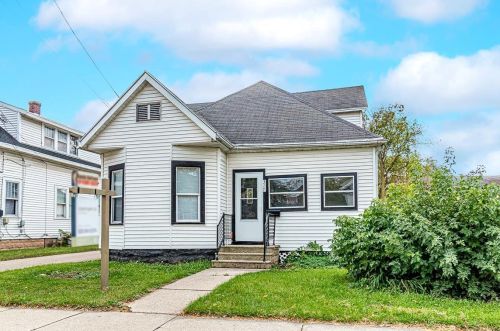 317 Chute St, Menasha WI 54952-3047 exterior