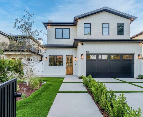 15014 Hesby St, Van Nuys, CA 91403-1339
