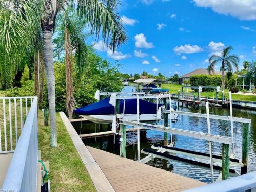 925 47th Ter, Cape Coral FL  33904-9009 exterior