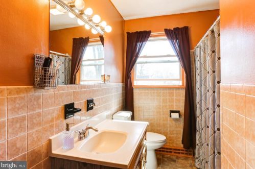 6123 Blue Stone Ave, Harrisburg PA 17112-2352 exterior