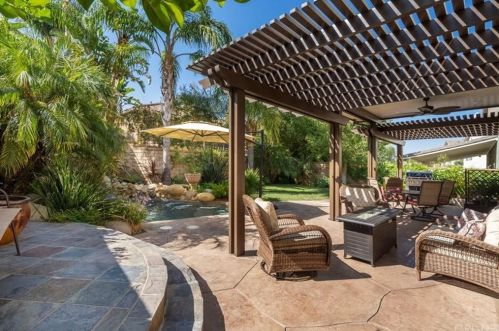 29236 Discovery Ridge Dr, Santa Clarita CA  91390-5761 exterior