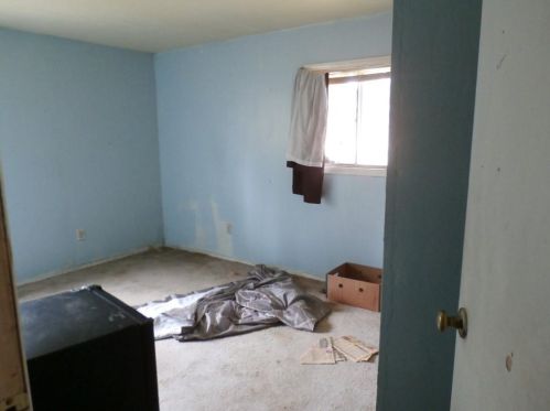 30 Paige Dr, Coventry RI 02816-8931 exterior