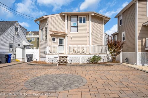 406 Eisenhower Ave, Pelican Island NJ  08751-1625 exterior