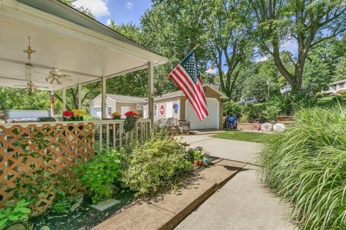 149 Autumn Dr, Trafford, PA 15085-1424