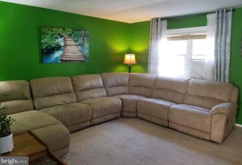 43 Game Farm Rd, Collegeville, PA 19473-1754