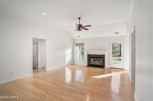 35 Marsh Dr, Beaufort, SC 29907-1311