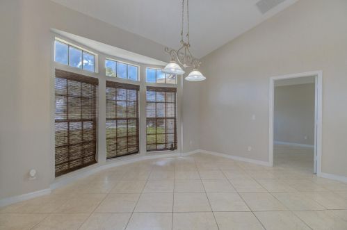 5860 Dunmore Ave, Fort Pierce FL  34986-4142 exterior