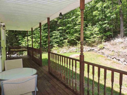 61 Thorndike Rd, Weare NH  03281-4549 exterior