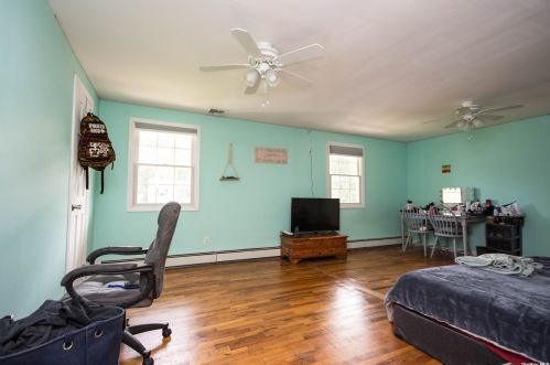 70 Osborne Ave, Mount Sinai NY  11766-3138 exterior