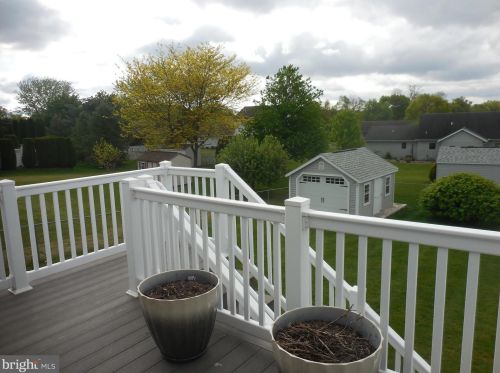 1114 Hunters Chase Ln, Lebanon PA  17046-1575 exterior