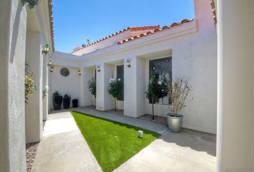 37550 Avenida Bravura, Temecula CA  92592-9054 exterior