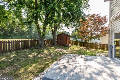 49 Pinewood Cir, Hanover PA 17331-9393 exterior