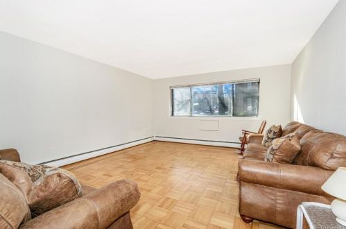 4310 Kepler Ave, Bronx NY  10470-2011 exterior