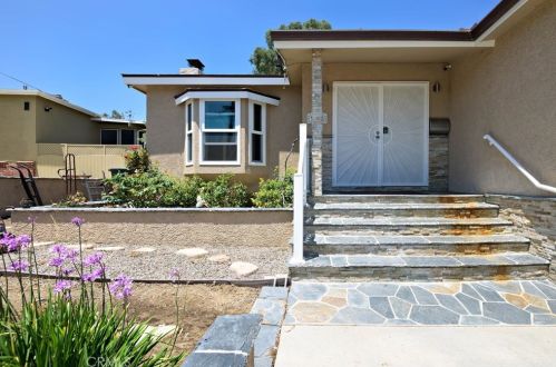 2758 Loftyview Dr, Torrance, CA 90505-7226