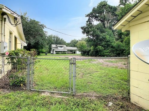 396 Collins St, Umatilla FL  32784-8387 exterior