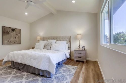 916 Alyssum Rd, Carlsbad CA  92011-3907 exterior