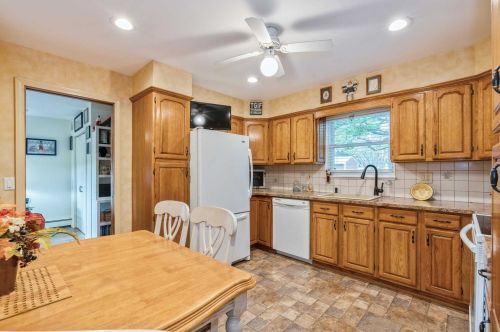 50 Sunset Dr, Patterson, NY 12563-2310