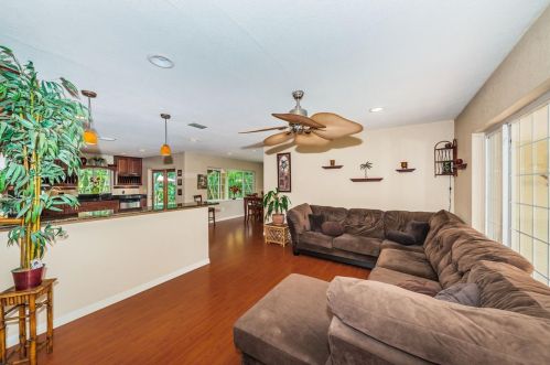 2152 75th Way, Saint Petersburg FL  33710-3846 exterior