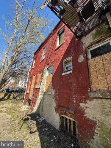 589 Columbia Rd, Washington DC 20001-2906 exterior