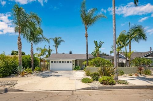 1909 Pattiz Ave, Long Beach, CA 90815-3621