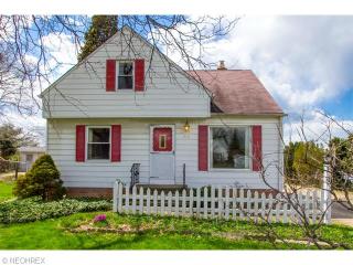 5176 Robinhood Dr, Willoughby, OH 44094-4322