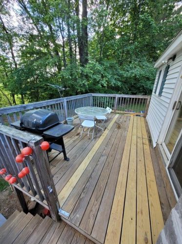 15 Great Pond Rd, Kingston NH  03848-3757 exterior