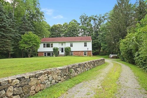 12 Salem Ln, Lewisboro, NY 10590-1318