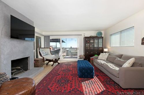 2451 Beryl St, San Diego, CA 92109-2326