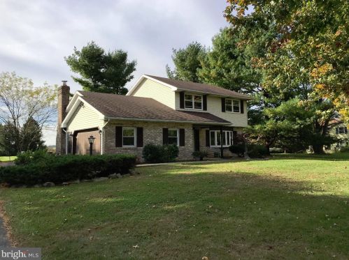 212 Walnut Dr, Parkesburg, PA 19365-1732