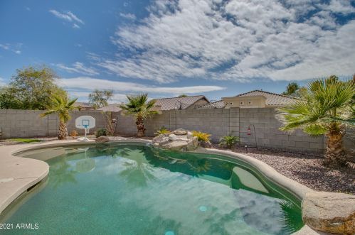 16425 Honeysuckle Dr, Sun City, AZ 85387-6884