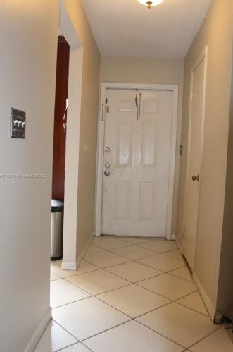 10753 11th St, Hollywood, FL 33026-5925