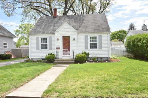 118 Chapmans Ave, Warwick RI  02886-3016 exterior