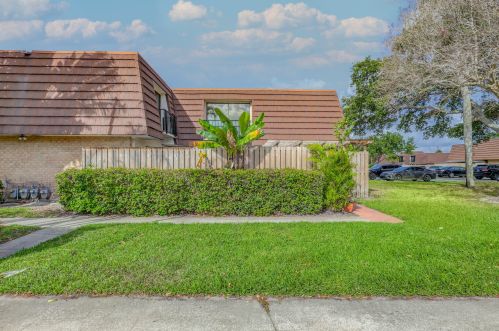 1206 12th Ln, West Palm Beach, FL 33418-3557