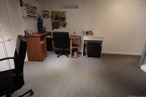 31 Willard Rd, Manchester CT  06042-3352 exterior