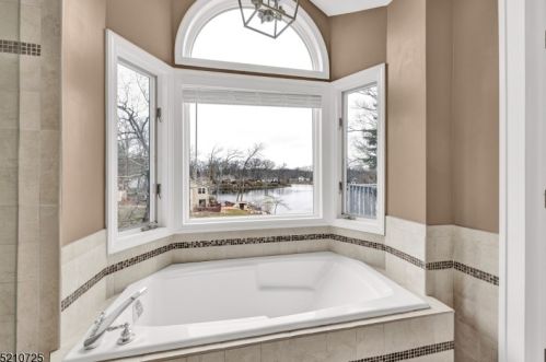 170 Rainbow Trl, Parsippany NJ  07834-3214 exterior