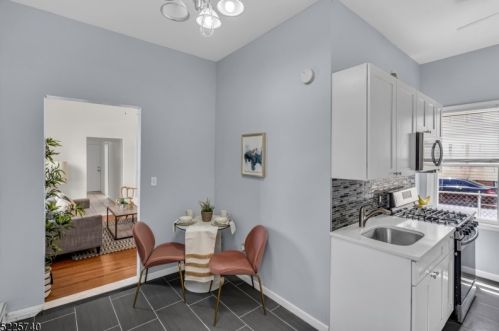 287 Sanford St, East Orange NJ  07018-1018 exterior