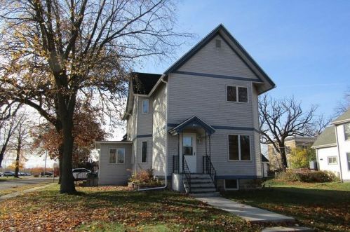 345 Jackson St, Ripon, WI 54971-1379