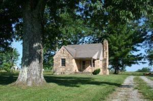 761 Highland Ln, Crossville, TN 38555-1438