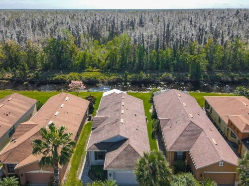 688 Grand Canal Dr, Kissimmee FL 34759-4345 exterior