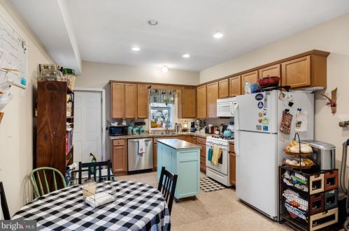 1 Atlantic Ave, Camden NJ  08106-1469 exterior