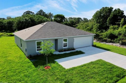 428 Piedmont St, Lehigh Acres FL  33974-2801 exterior