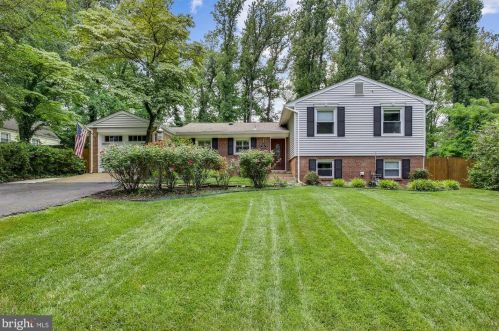 2904 Rosemary Ln, Falls Church, VA 22042-1814