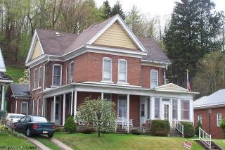123 Kanawha St, Hodgesville, WV 26201-2312