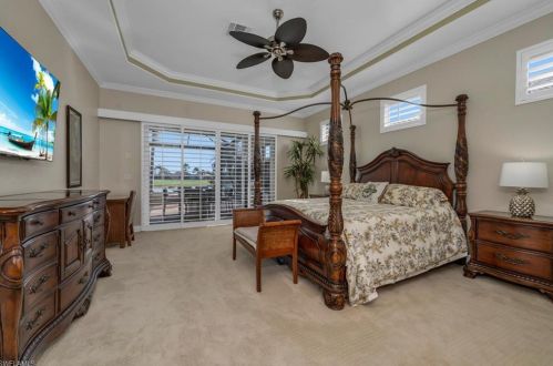 5059 Cerromar Dr, Naples FL  34112-7922 exterior