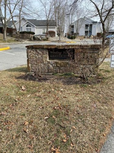 33 Crown Knoll Ct, Groton CT  06340-6277 exterior