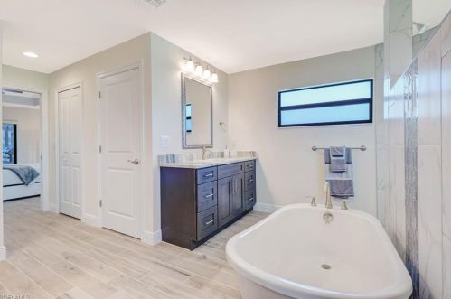 2227 2 Ter, Cape Coral FL  33990-1024 exterior