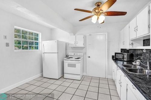 1605 58 Ave, Hollywood FL 33021-3831 exterior