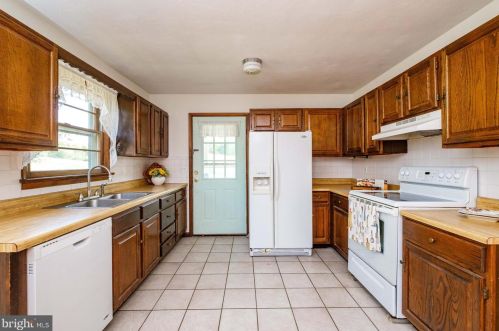 1793 Lacey Spring Rd, Harrisonburg, VA 22802-1440