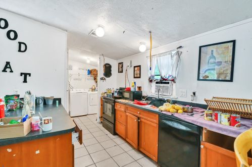 5136 Mobilaire Dr, West Palm Beach, FL 33417-4727